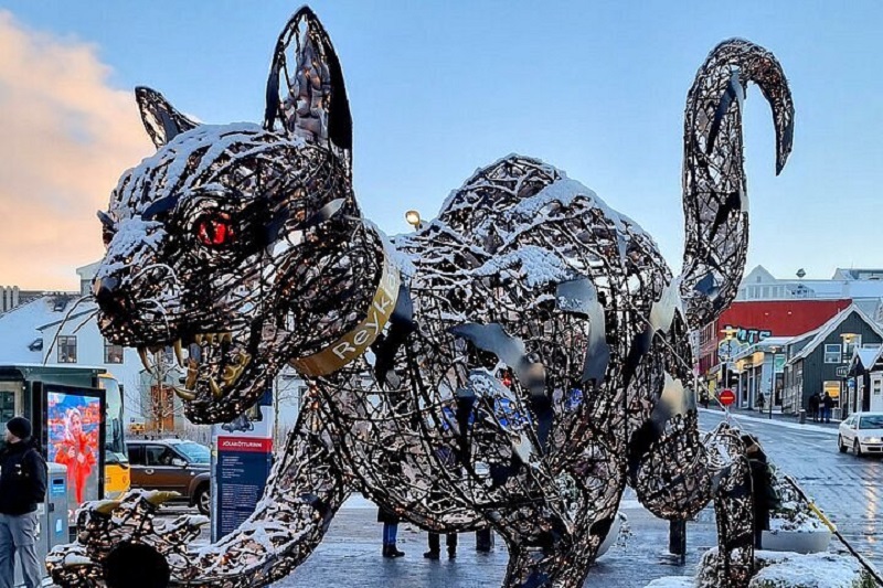 The Yule Cat in Iceland